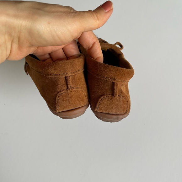 Minnetonka slip on suede shoes - Picture 12 of 12